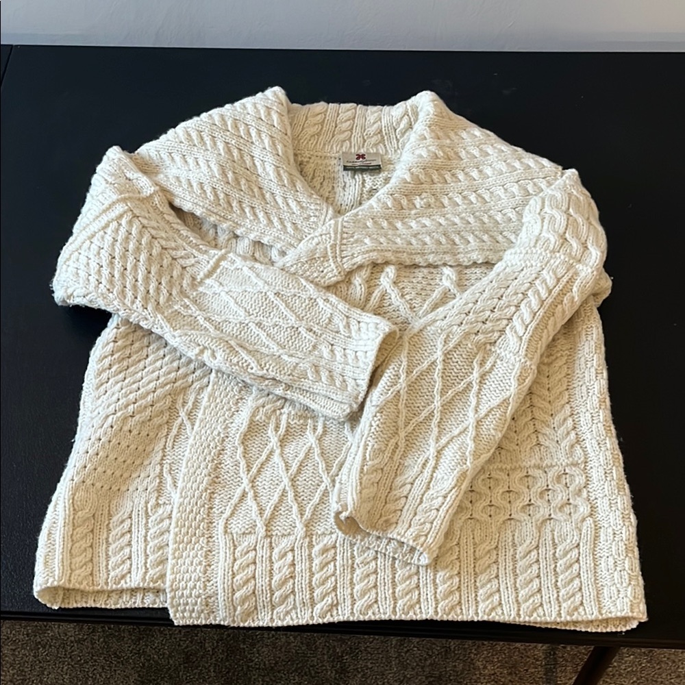 Wool Cream V-Neck Cable Knit Sweater